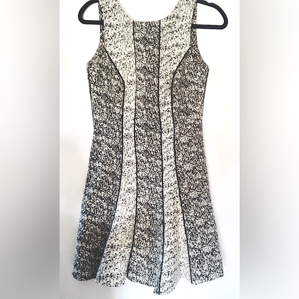 BRAND NEW TWEED H&M FIT & FLARE SLEEVELESS SWING / SHIFT DRESS NWT SIZE 6